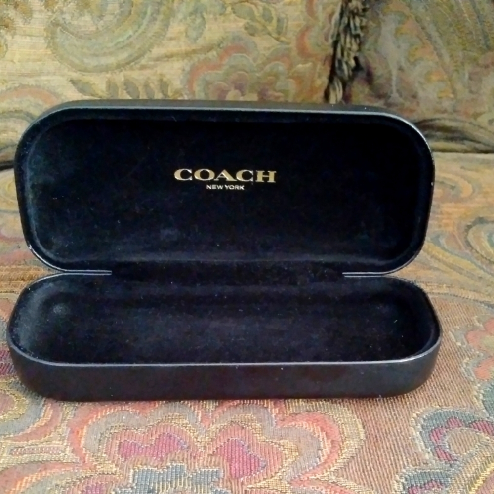 COACH EYE GLASS Or COACH SUNGLASS CASE.